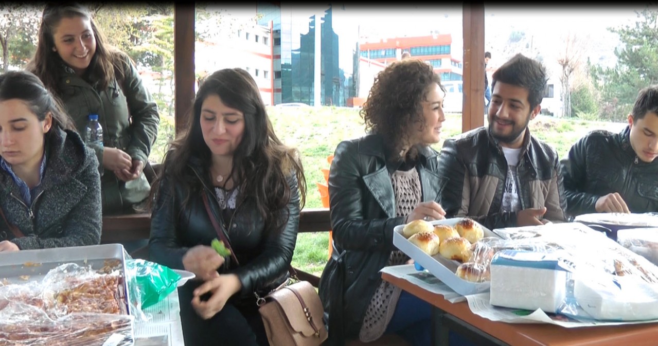 'Bir El de Siz Uzatın' 2