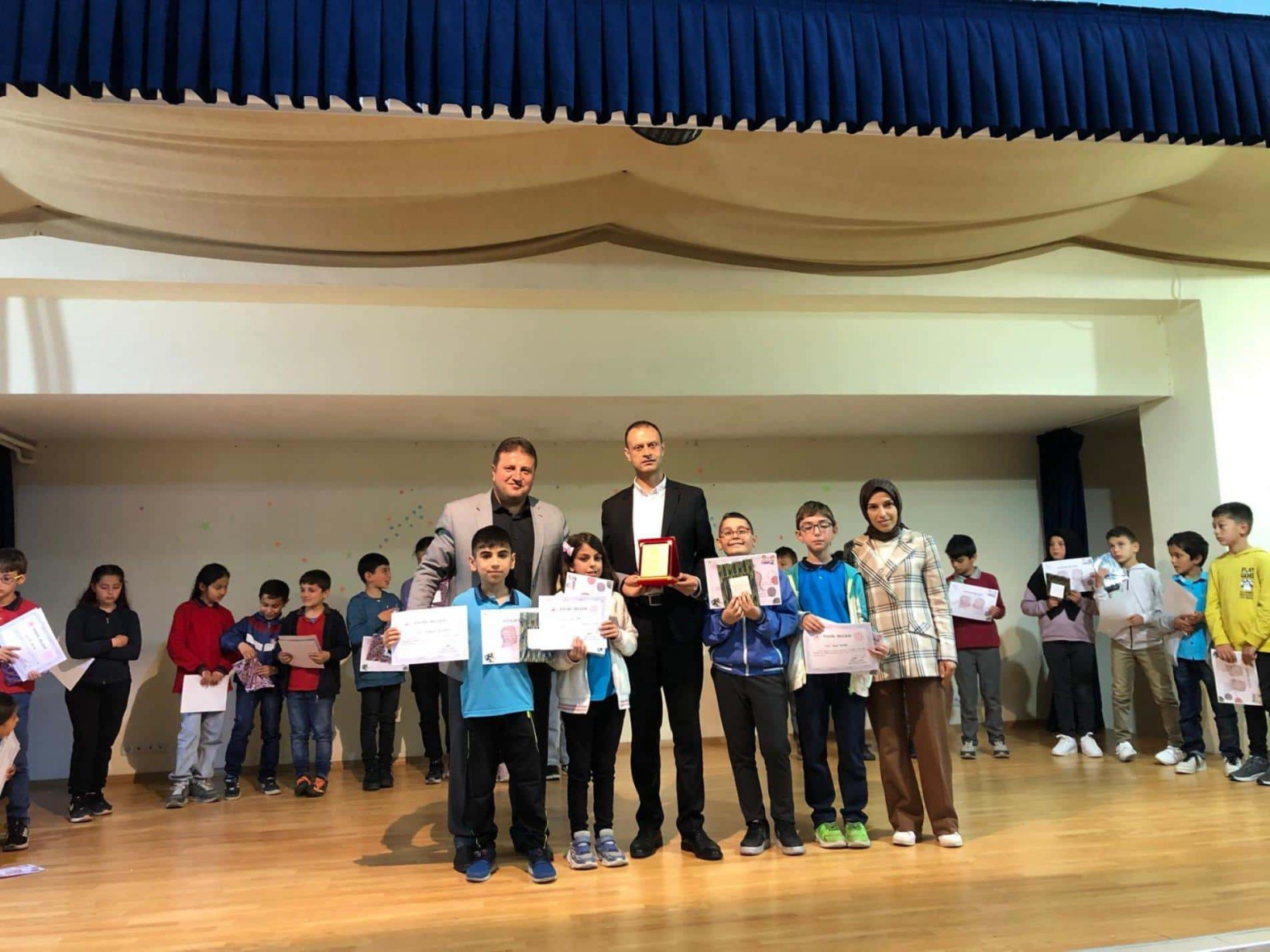 Torul’da 4. sınıf öğrencileri arasında bilgi yarışması düzenlendi 7