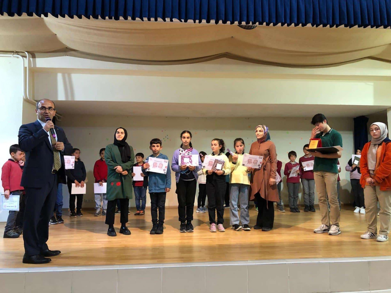 Torul’da 4. sınıf öğrencileri arasında bilgi yarışması düzenlendi 10