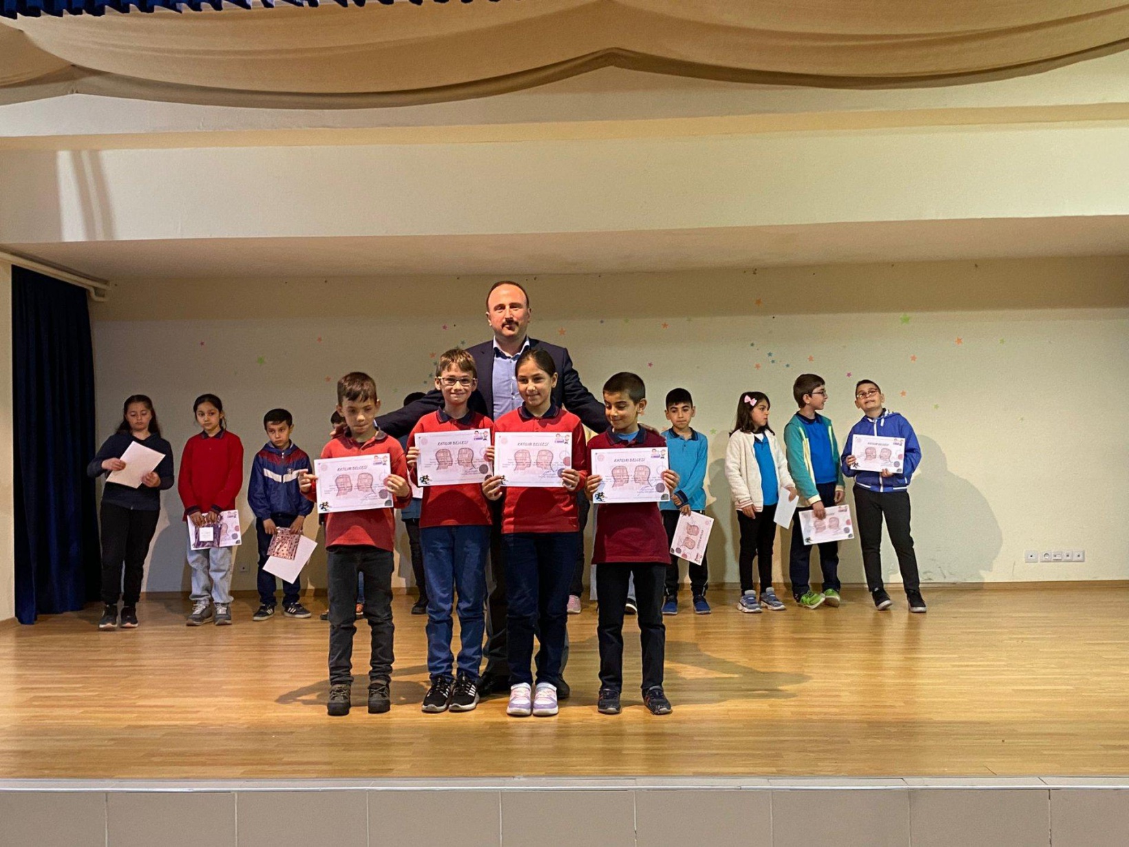 Torul’da 4. sınıf öğrencileri arasında bilgi yarışması düzenlendi 6