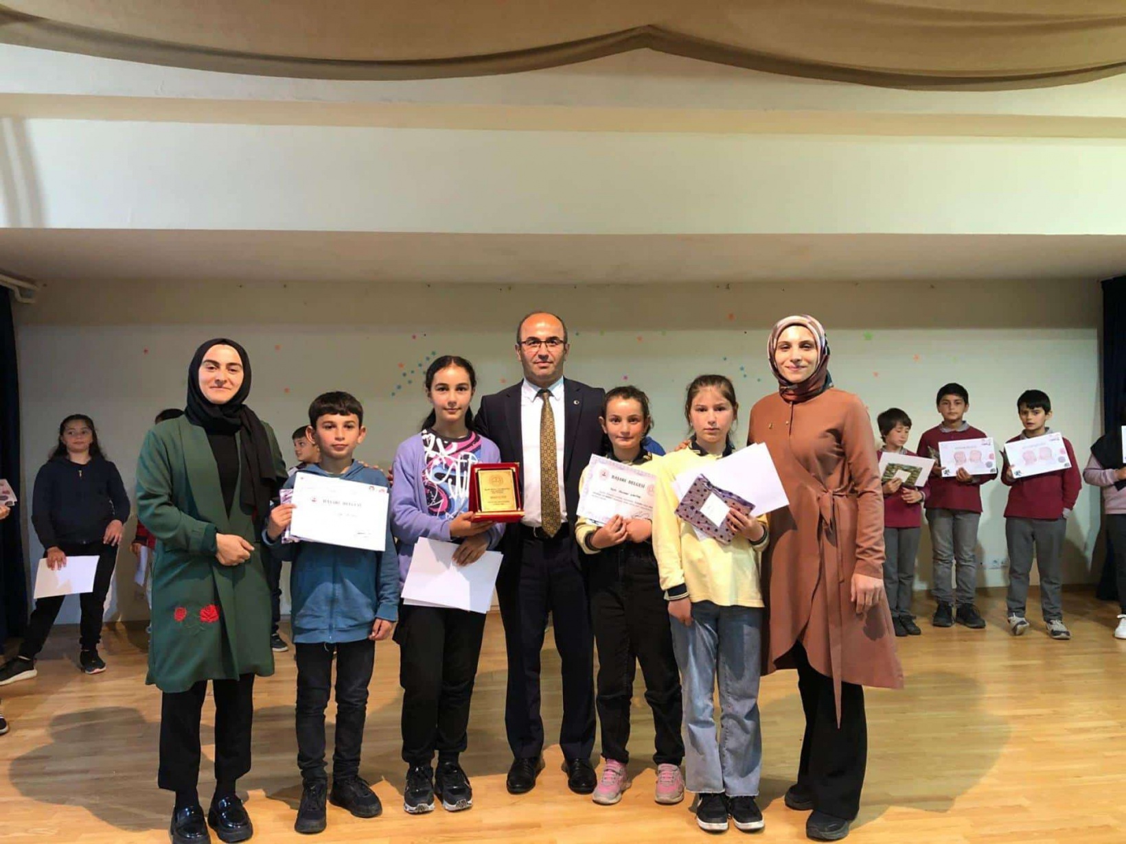 Torul’da 4. sınıf öğrencileri arasında bilgi yarışması düzenlendi 13