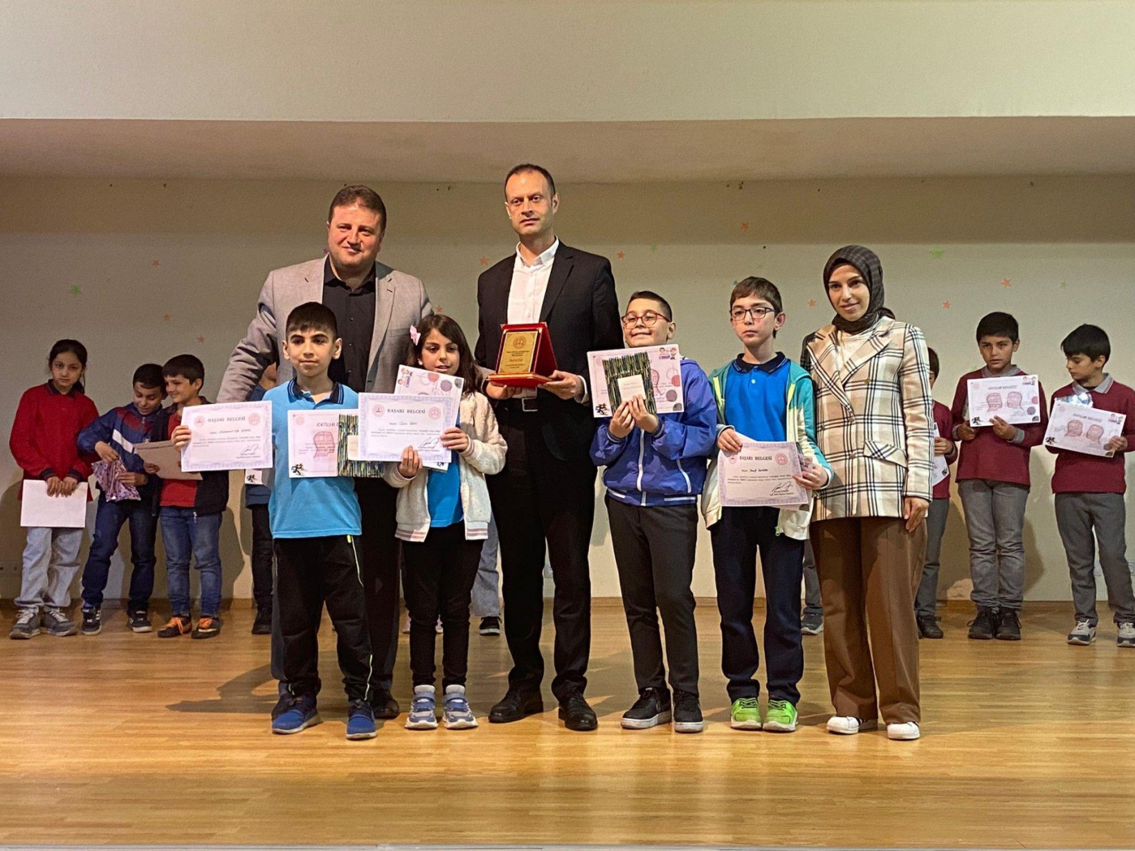 Torul’da 4. sınıf öğrencileri arasında bilgi yarışması düzenlendi 12