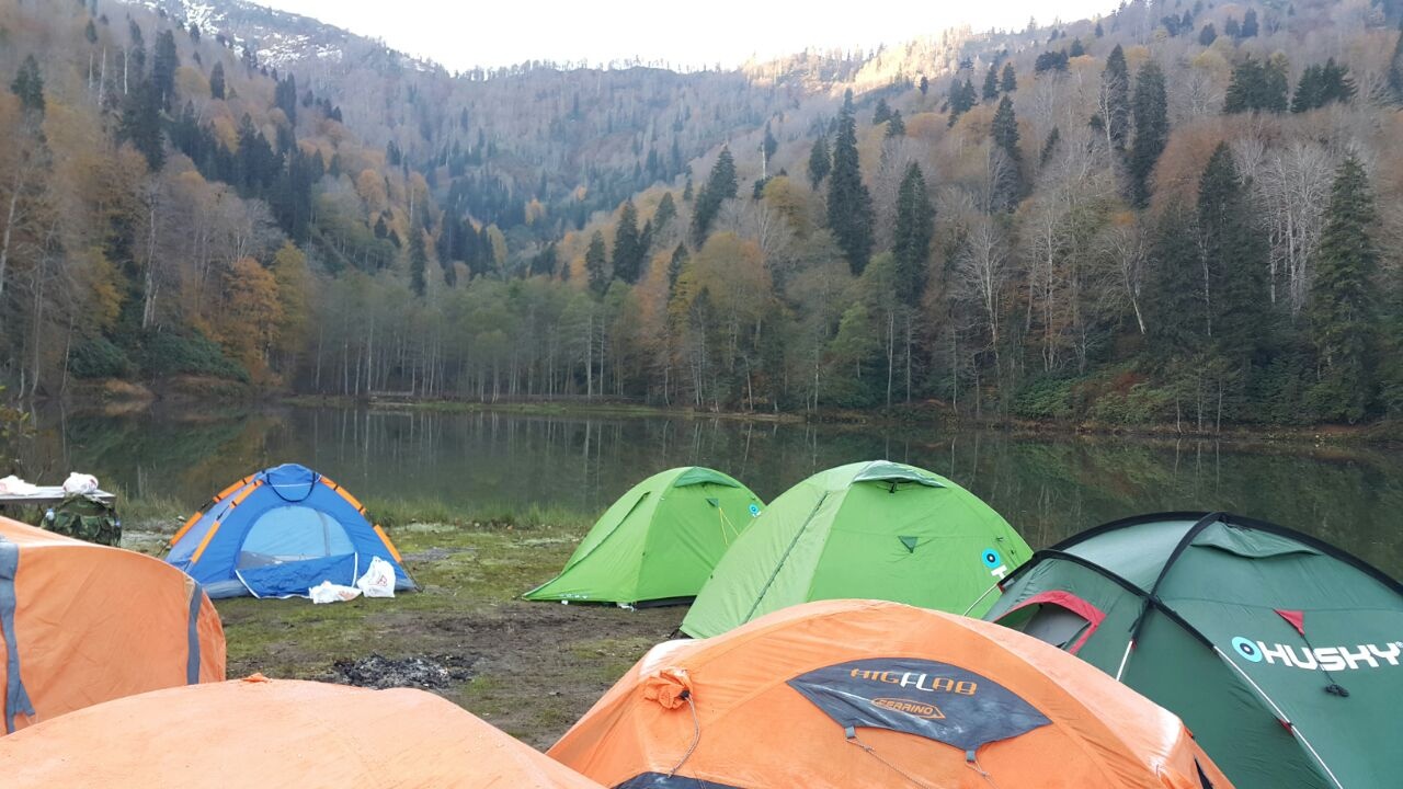 Gümüşhaneli dağcılar Karagöl'de 1