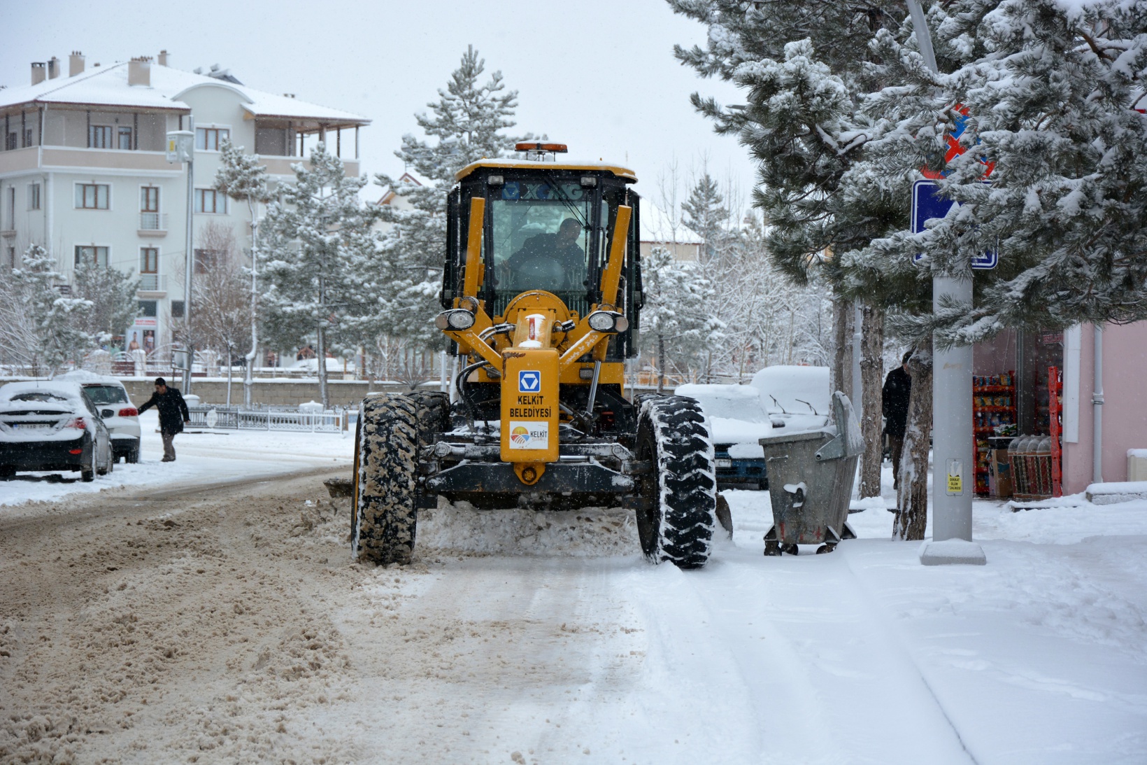 Kelkit Belediyesinden hummalı karla mücadele çalışması 5