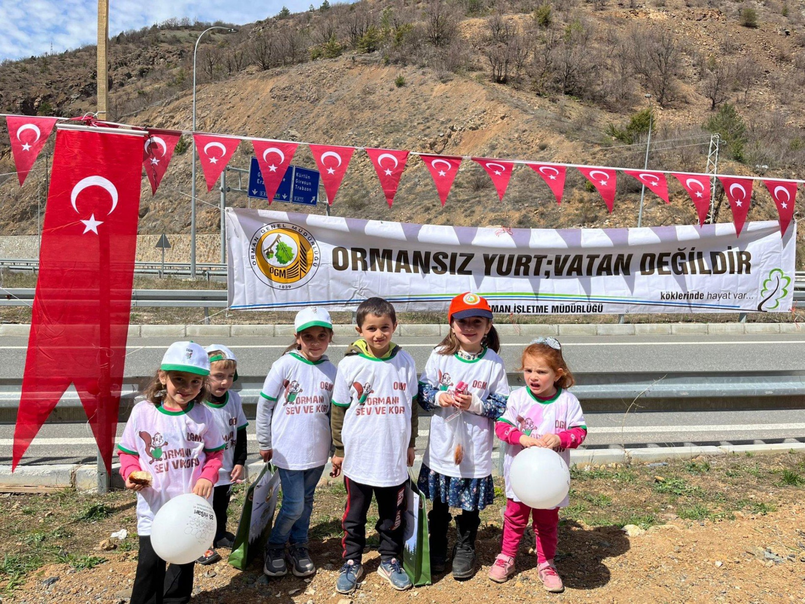 Torul’da “Minik ellerden gelecek ormanı” oluşturuldu 12