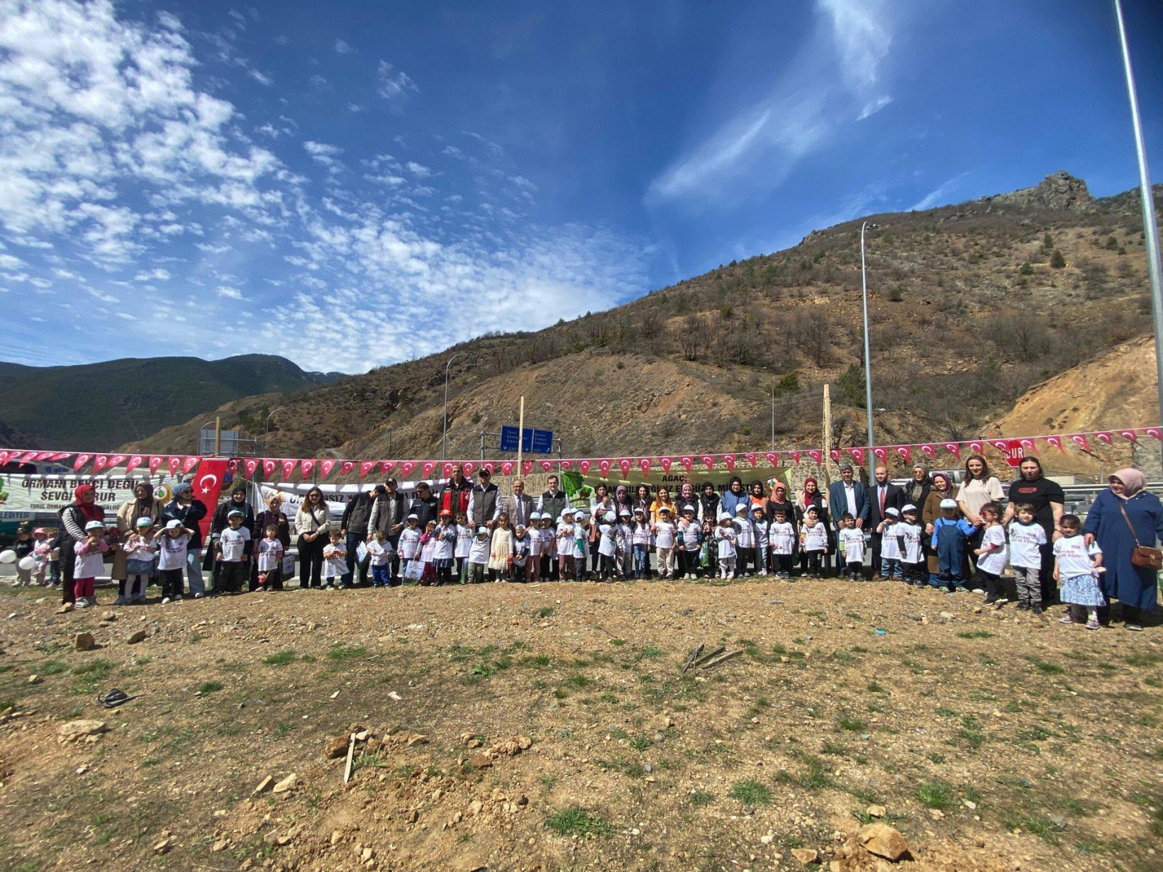 Torul’da “Minik ellerden gelecek ormanı” oluşturuldu 17