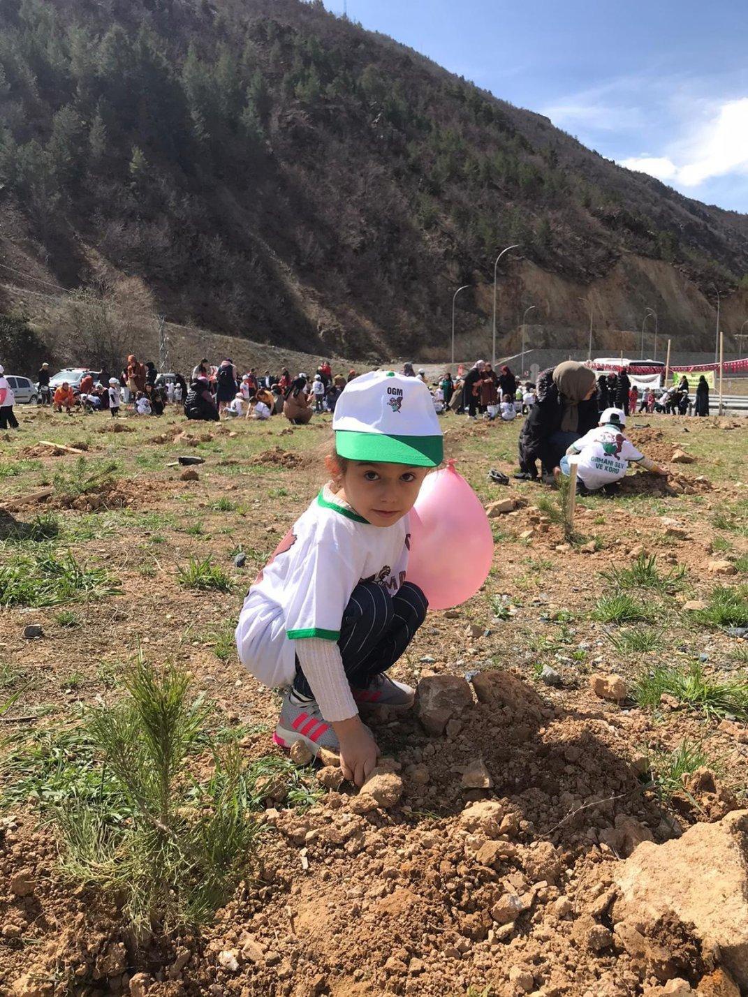 Torul’da “Minik ellerden gelecek ormanı” oluşturuldu 2