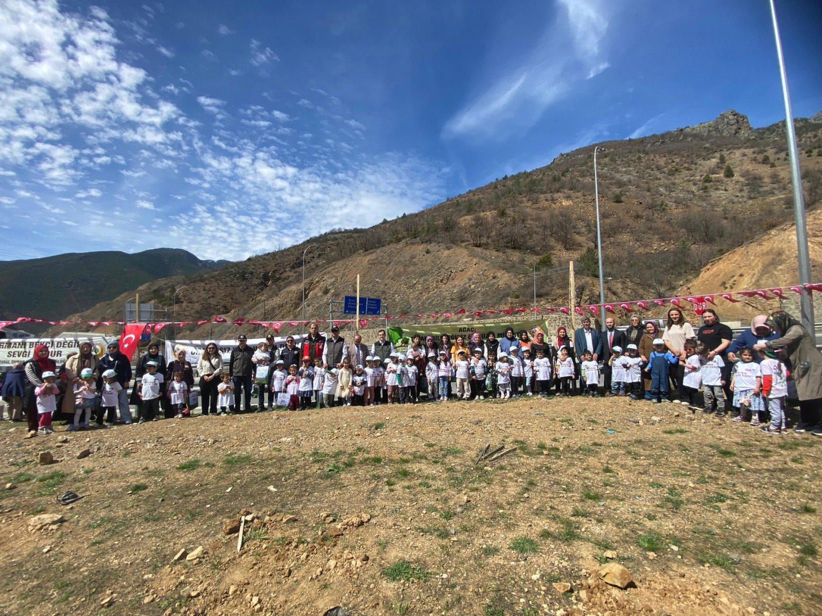 Torul’da “Minik ellerden gelecek ormanı” oluşturuldu 35