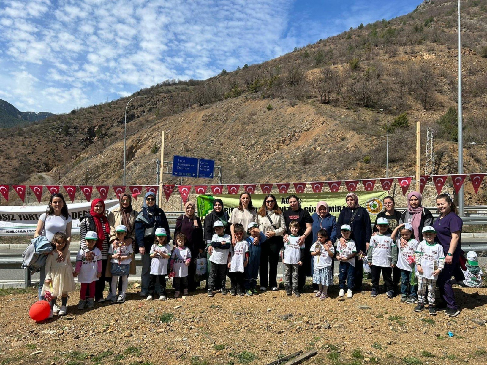 Torul’da “Minik ellerden gelecek ormanı” oluşturuldu 40