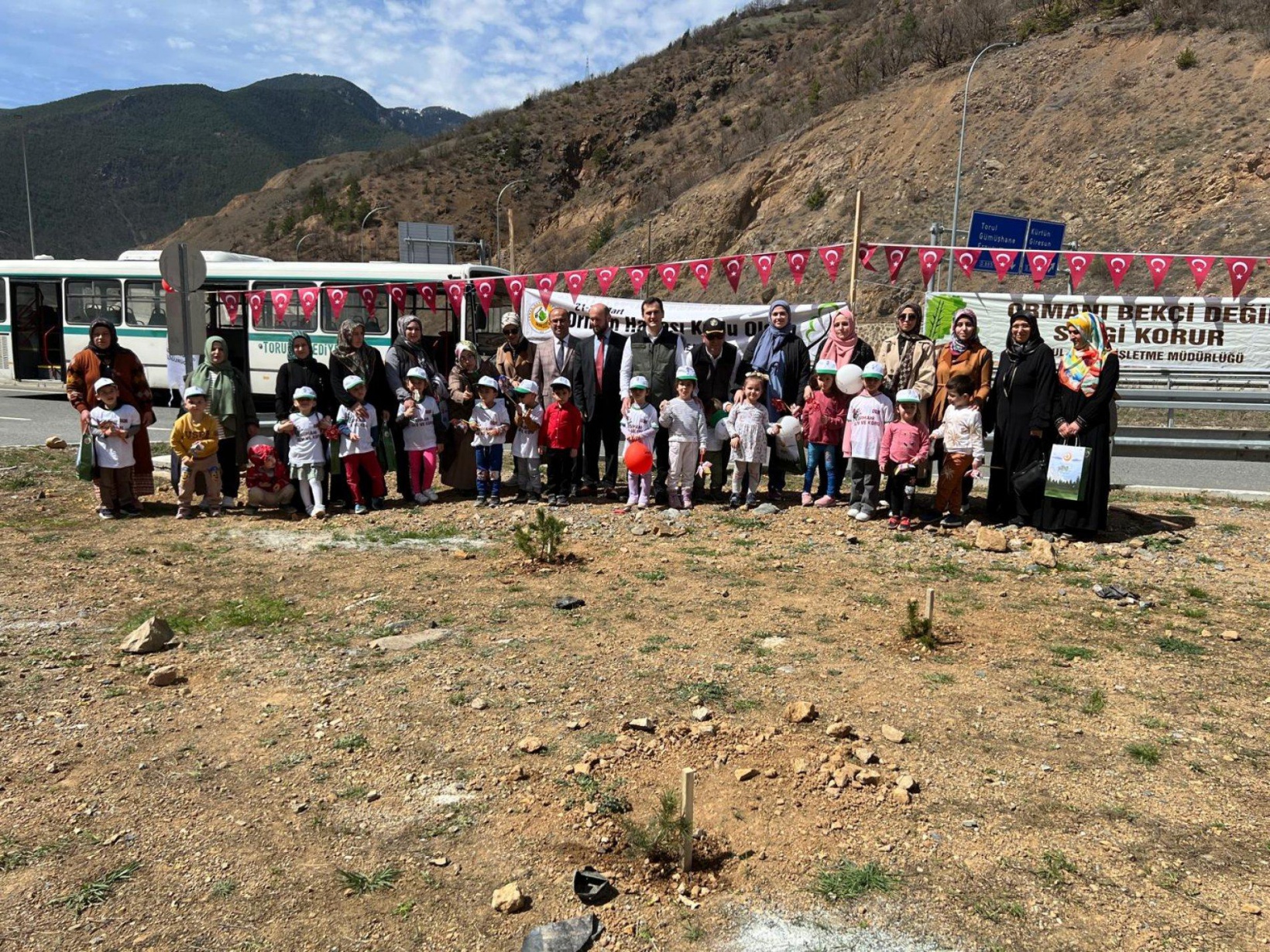 Torul’da “Minik ellerden gelecek ormanı” oluşturuldu 6