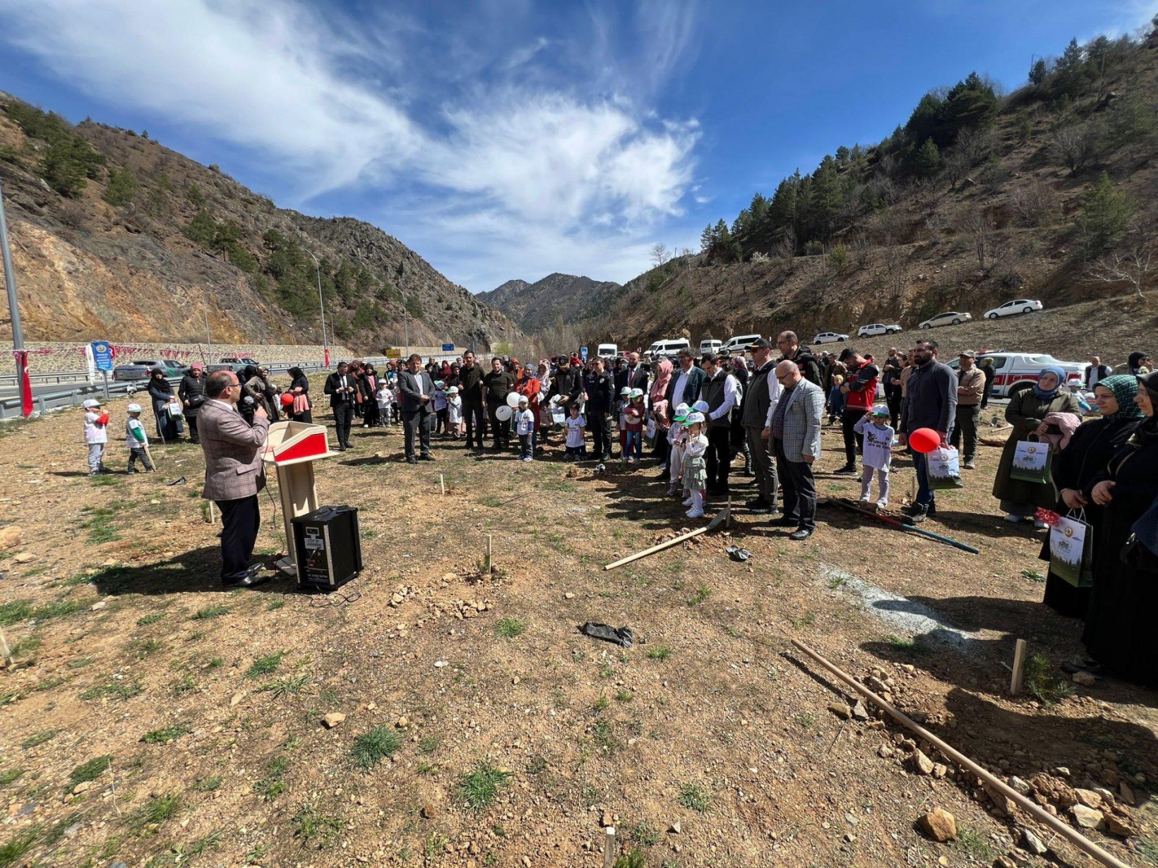Torul’da “Minik ellerden gelecek ormanı” oluşturuldu 19