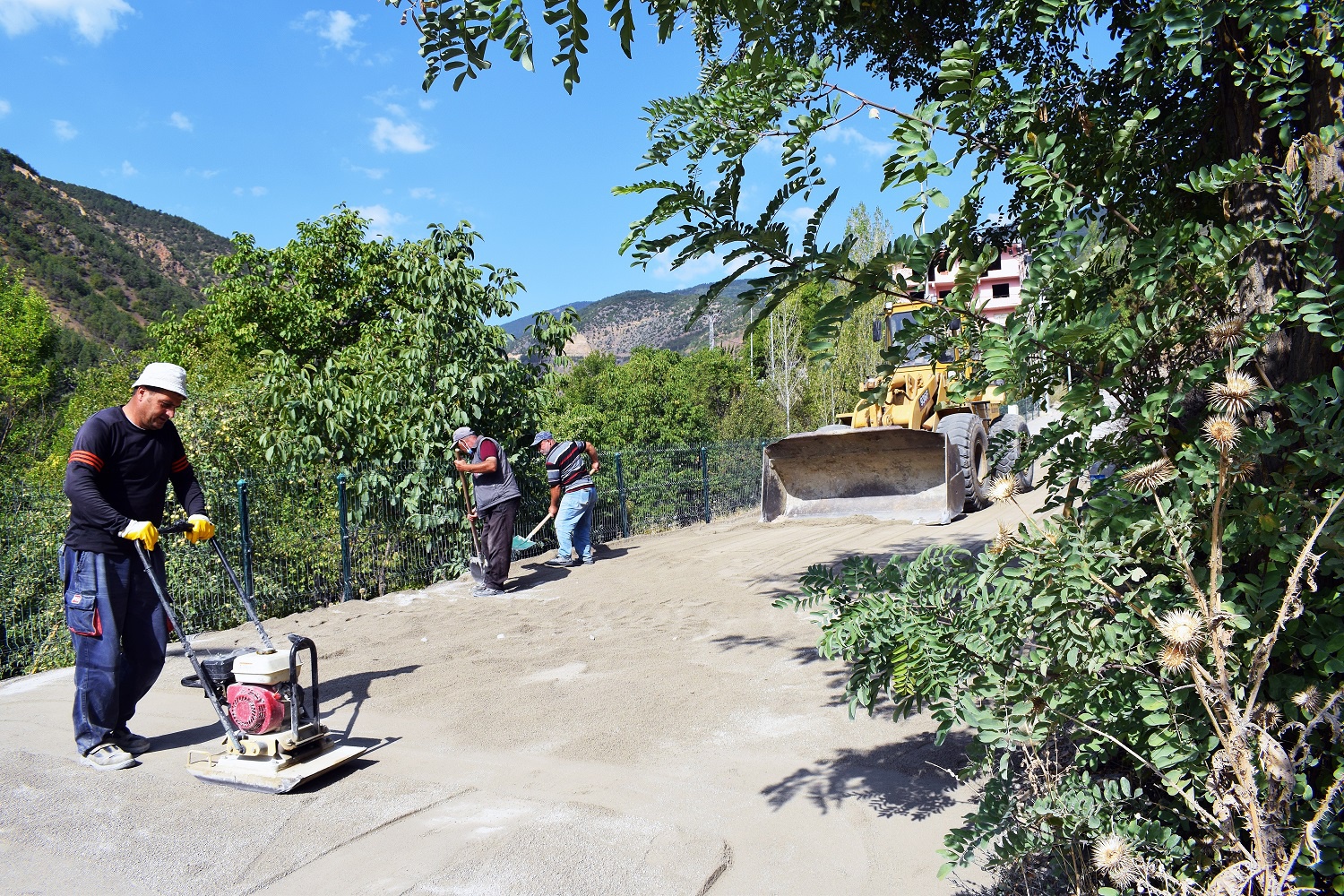 Torul’da üstyapı ve parke çalışmaları devam ediyor 1