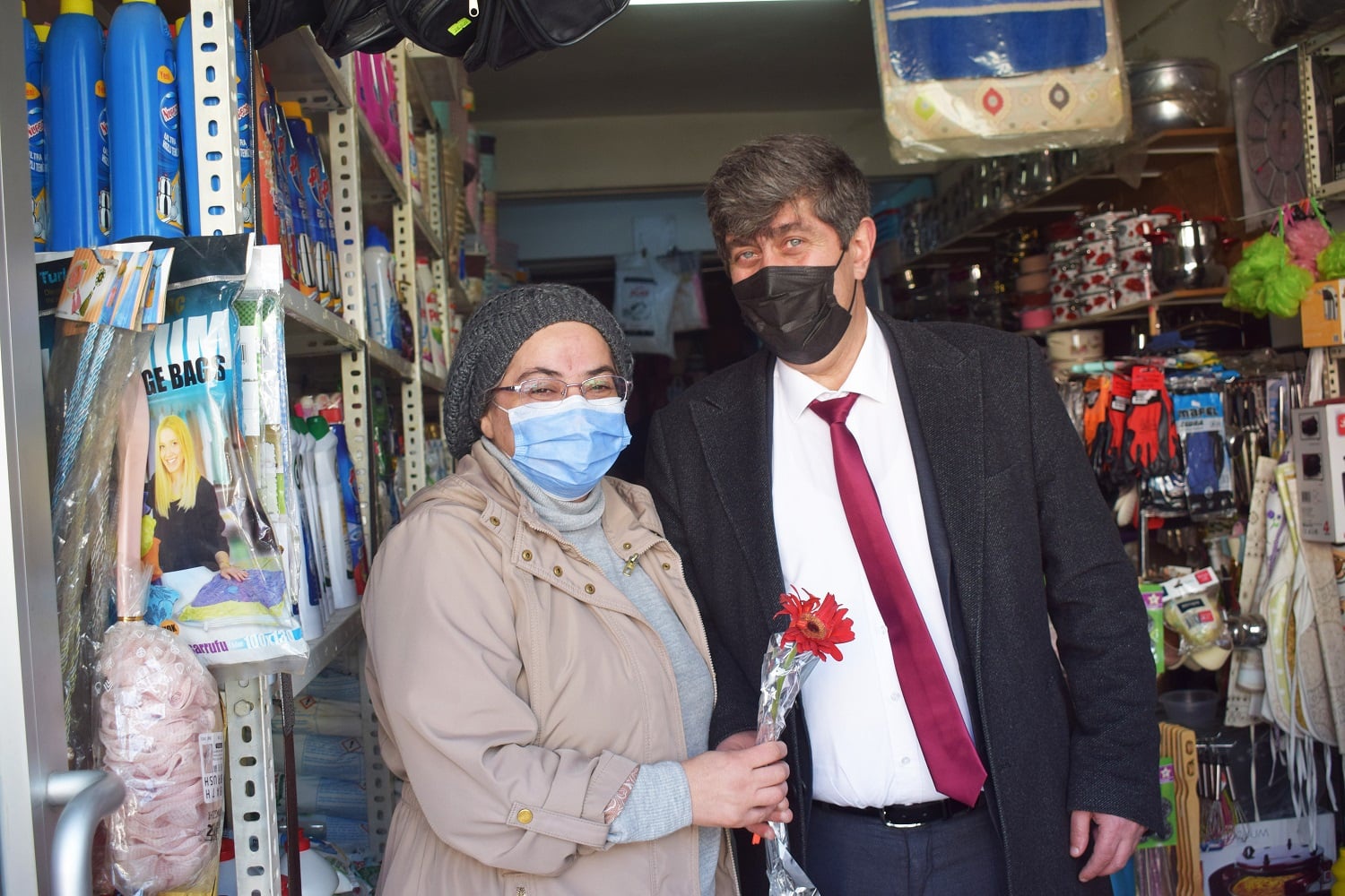 Başkan Özdemir’den kadın esnafa ziyaret 10