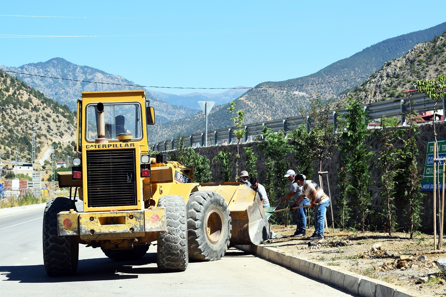 Torul’da peyzaj ve ağaçlandırma çalışmaları devam ediyor 7