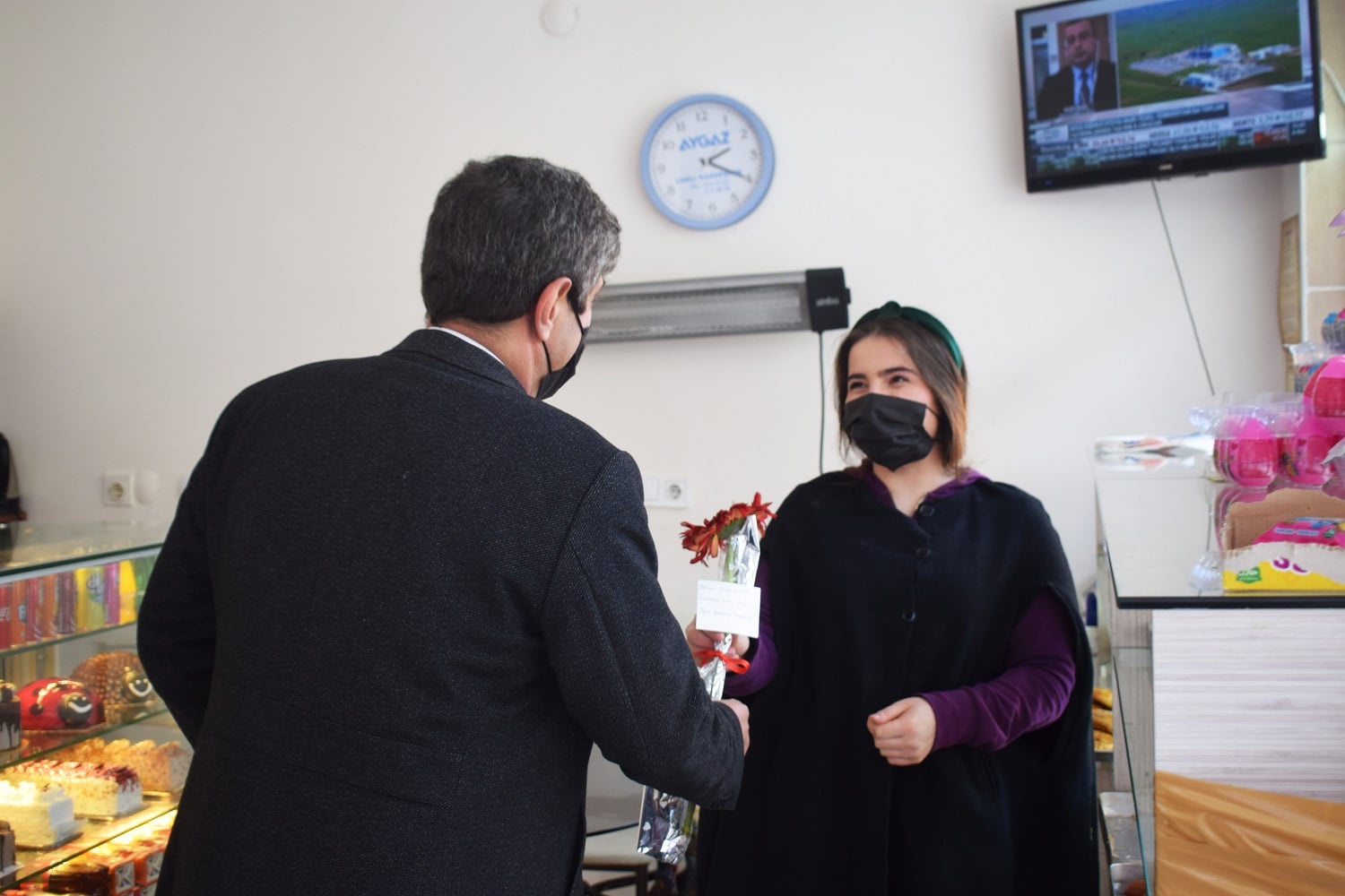 Başkan Özdemir’den kadın esnafa ziyaret 3