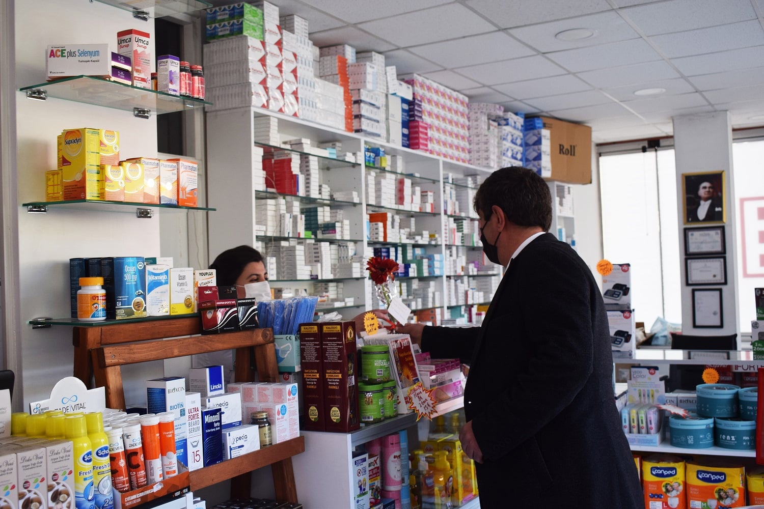 Başkan Özdemir’den kadın esnafa ziyaret 12