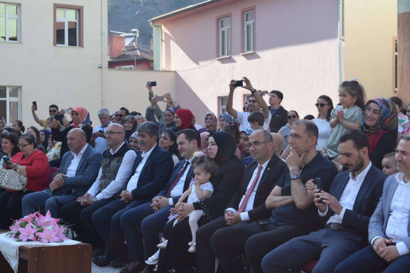 Minik öğrencilerden kocaman yıl sonu okul öncesi şenliği 1