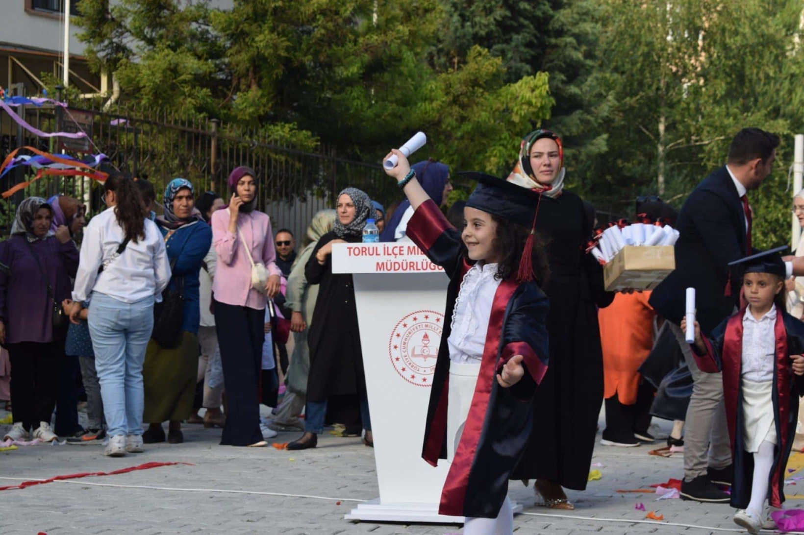 Minik öğrencilerden kocaman yıl sonu okul öncesi şenliği 2