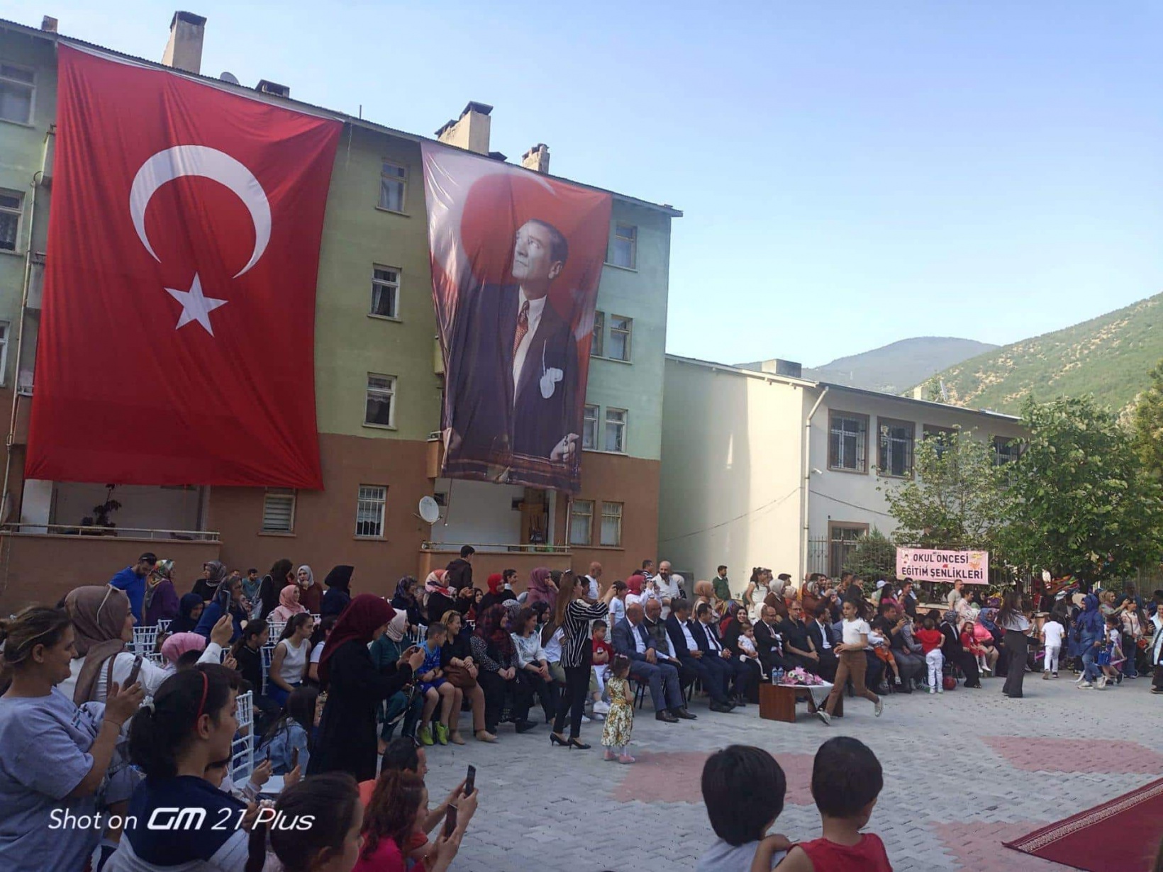 Minik öğrencilerden kocaman yıl sonu okul öncesi şenliği 18