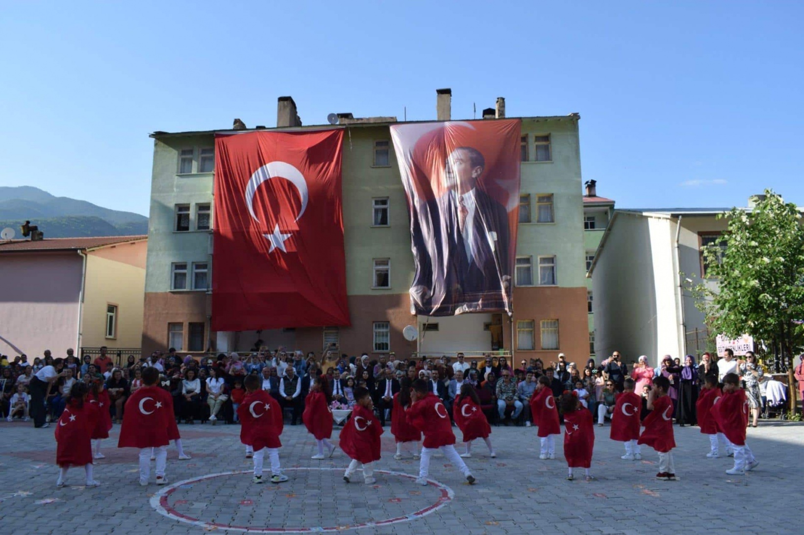 Minik öğrencilerden kocaman yıl sonu okul öncesi şenliği 6