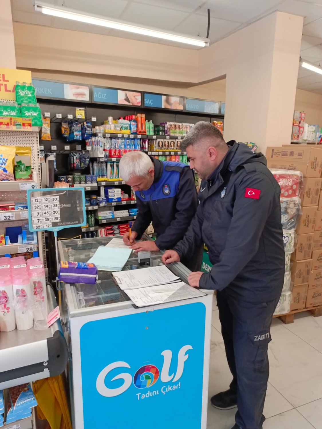 Zabıta ekiplerinden yılbaşı öncesi sıkı denetim 12