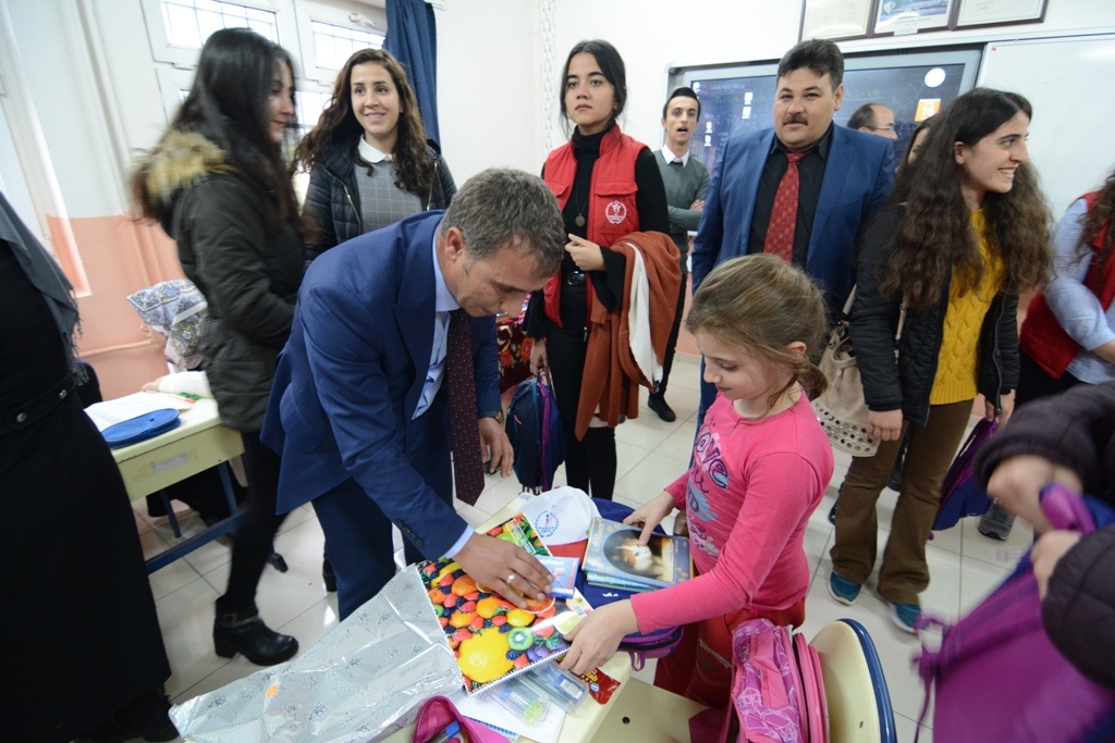 Minik yüreklere sıcak dokunuş 1