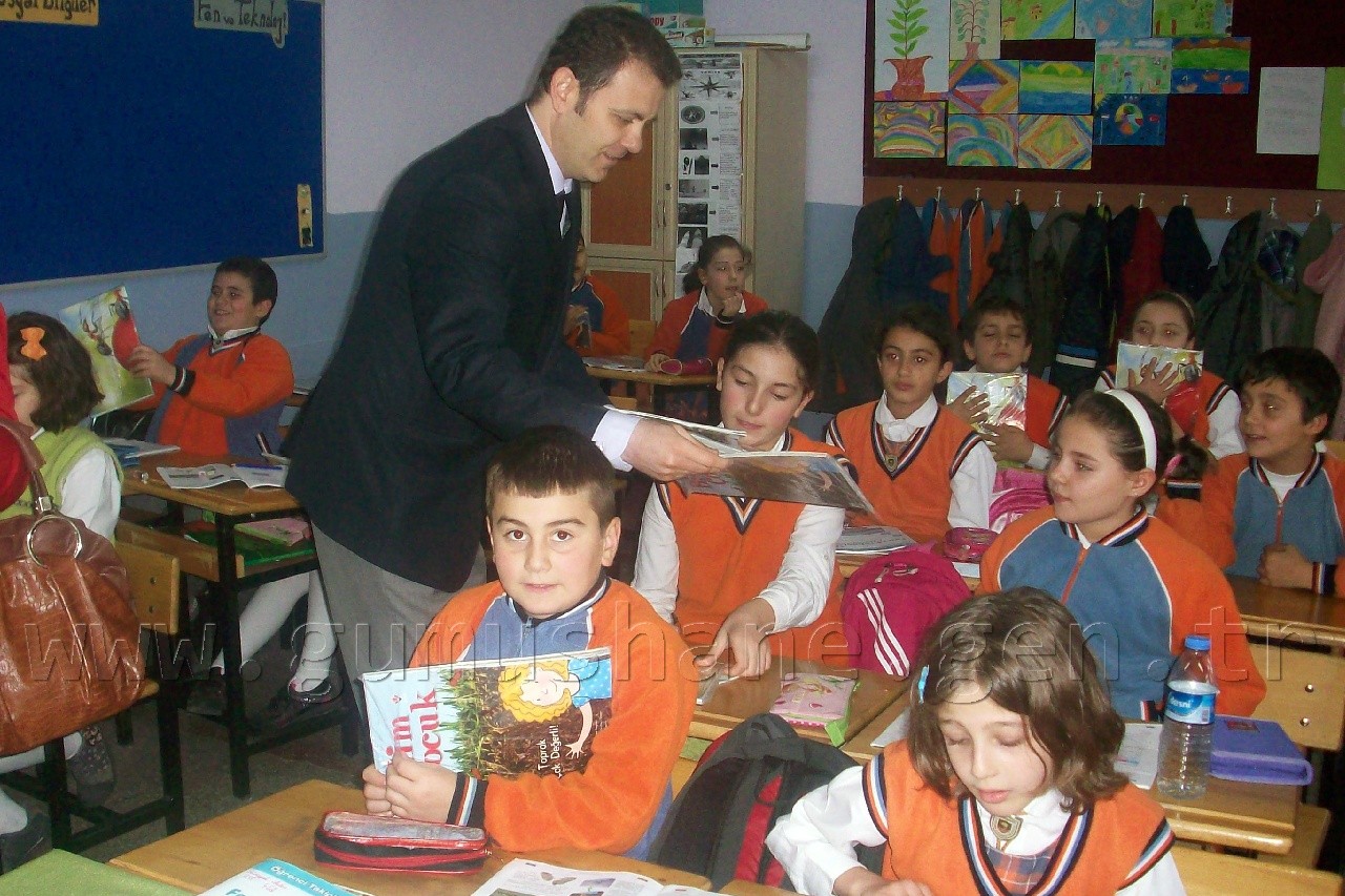 Öğrencilere TÜBİTAK ve TSE Dergileri Dağıtıldı 28