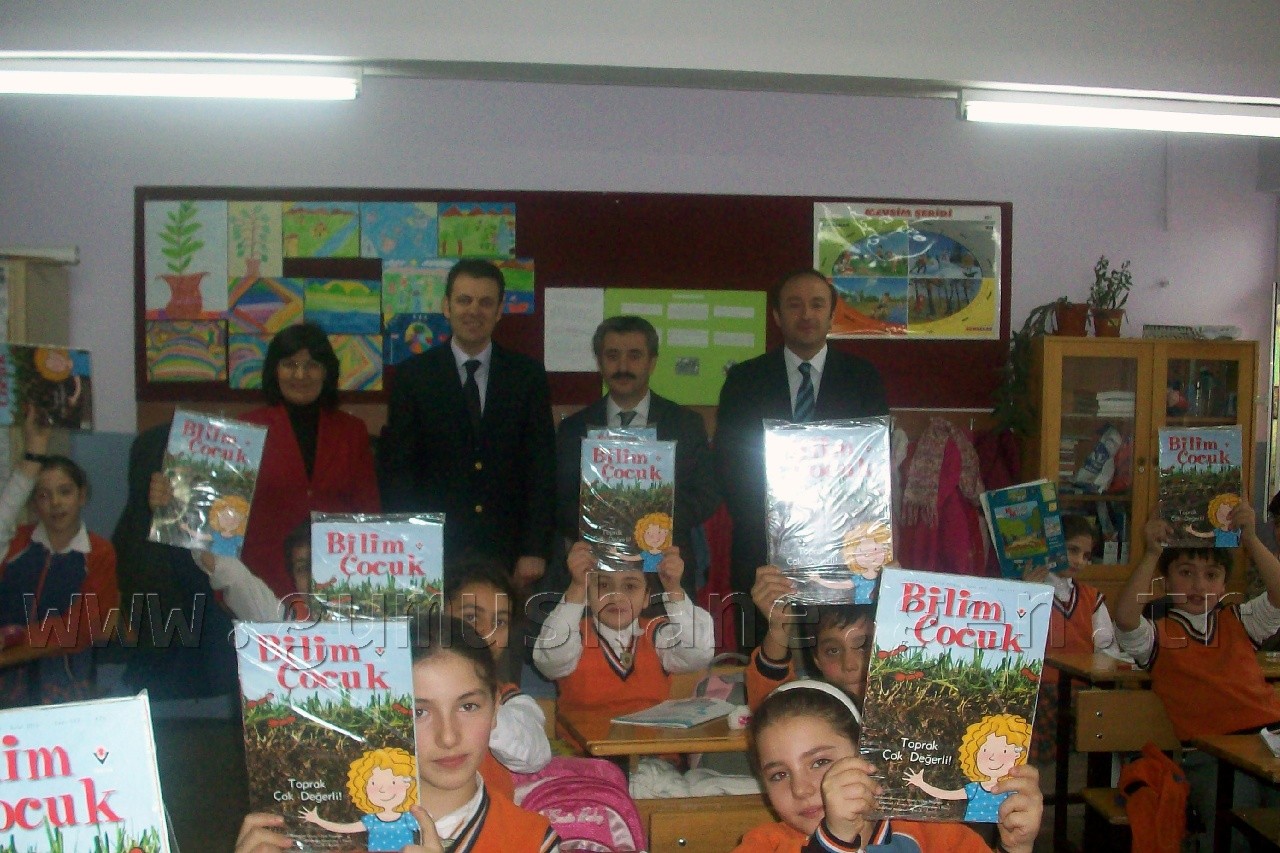 Öğrencilere TÜBİTAK ve TSE Dergileri Dağıtıldı 7