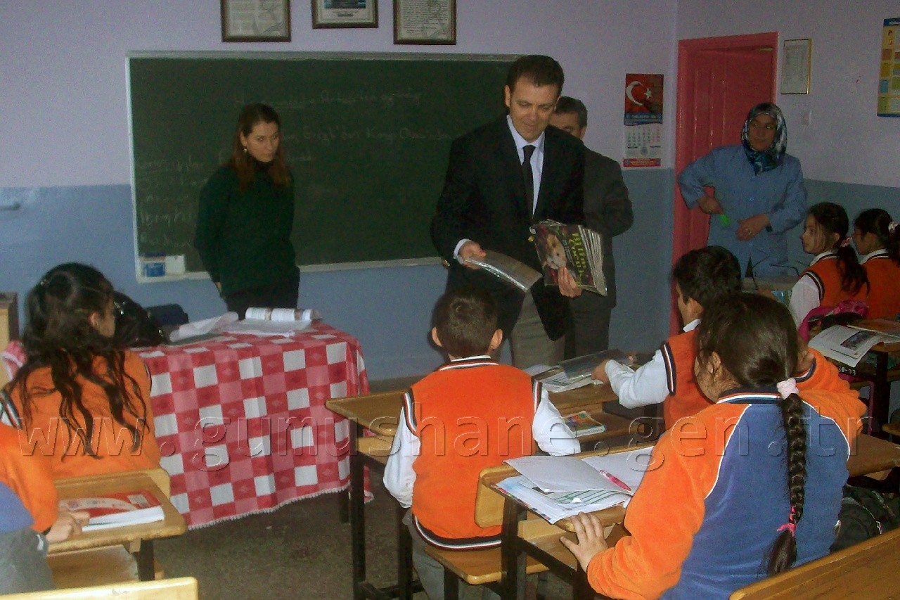 Öğrencilere TÜBİTAK ve TSE Dergileri Dağıtıldı 10