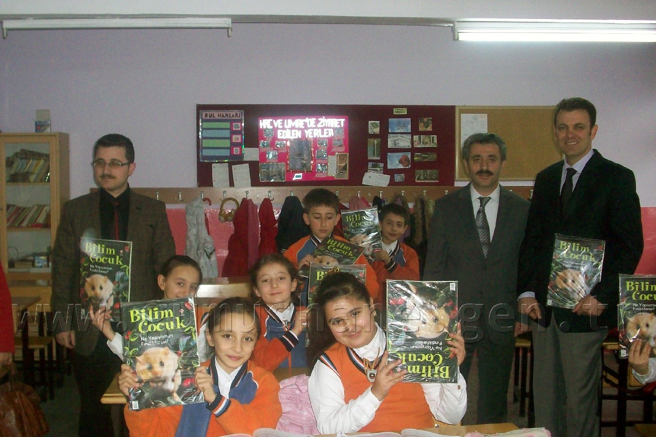 Öğrencilere TÜBİTAK ve TSE Dergileri Dağıtıldı 11