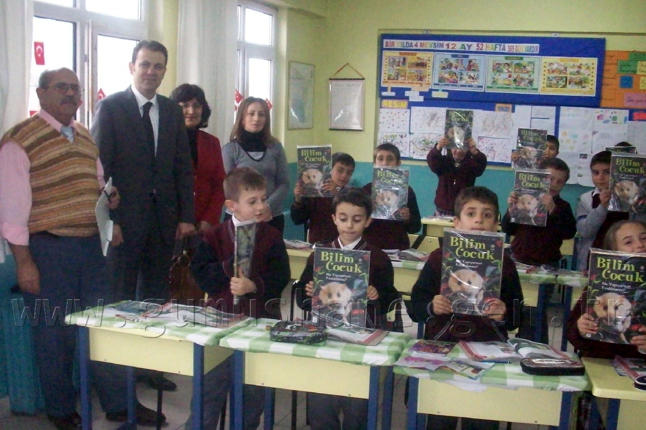 Öğrencilere TÜBİTAK ve TSE Dergileri Dağıtıldı 15