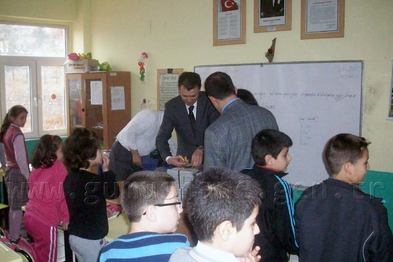 Öğrencilere TÜBİTAK ve TSE Dergileri Dağıtıldı 16