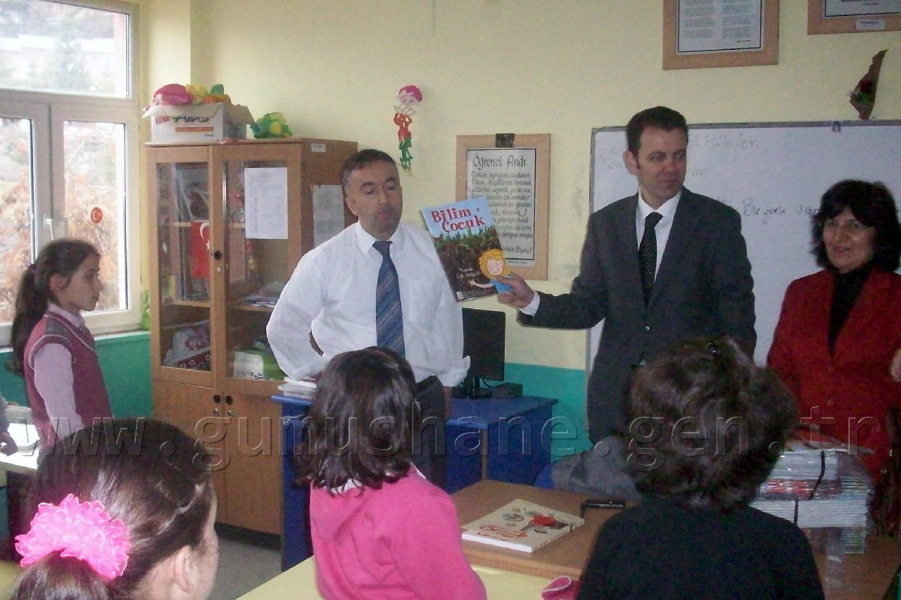 Öğrencilere TÜBİTAK ve TSE Dergileri Dağıtıldı 17