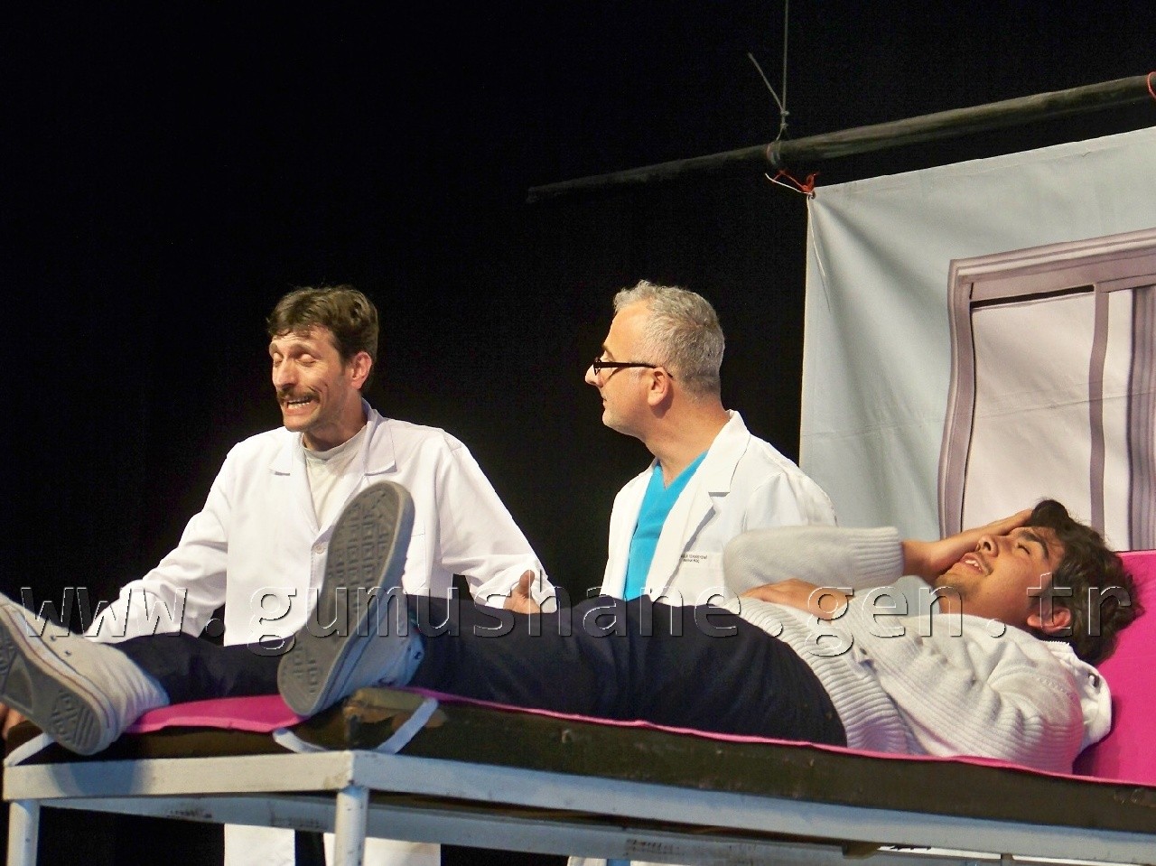 Doktorlardan Gülme Krizi  4