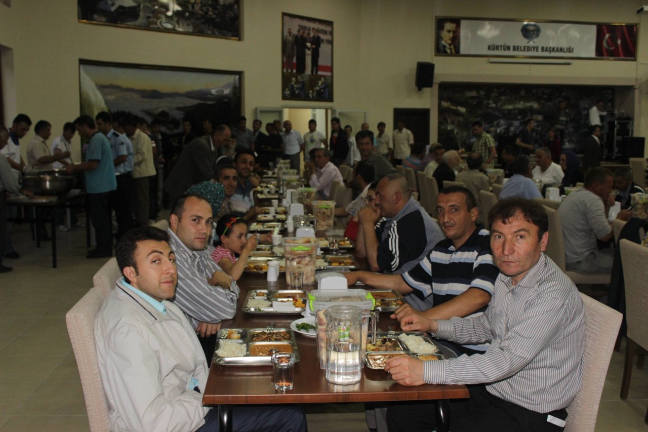 Vali Yavuz, Kürtün'de Şehit Yakını ve Gazilerle İftar Yaptı 3