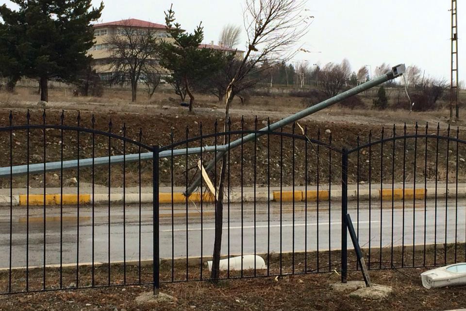 Kelkit'te şiddetli rüzgar 1