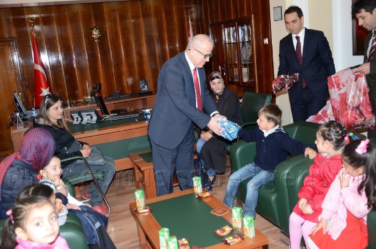 Minik Öğrencilerden İl Emniyet Müdürüne 10 Nisan Ziyareti 10