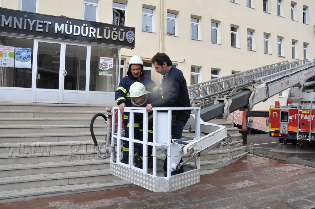 İtfaiye'nin Yangın ve Kurtarma Tatbikatları Devam Ediyor 8