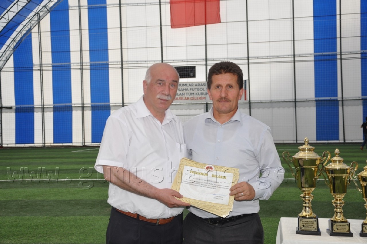 Halı Sahada Şampiyon: Milli Eğitim  10