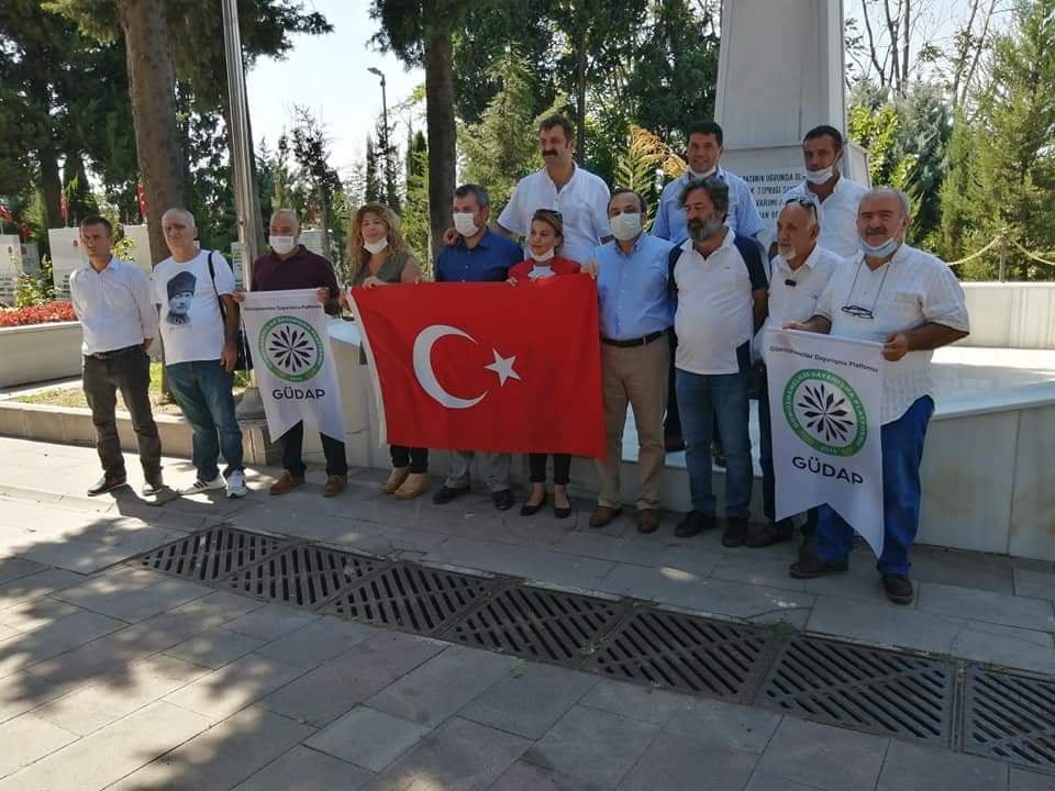 30 Ağustos’da şehit kabirlerini ziyaret ettiler 1