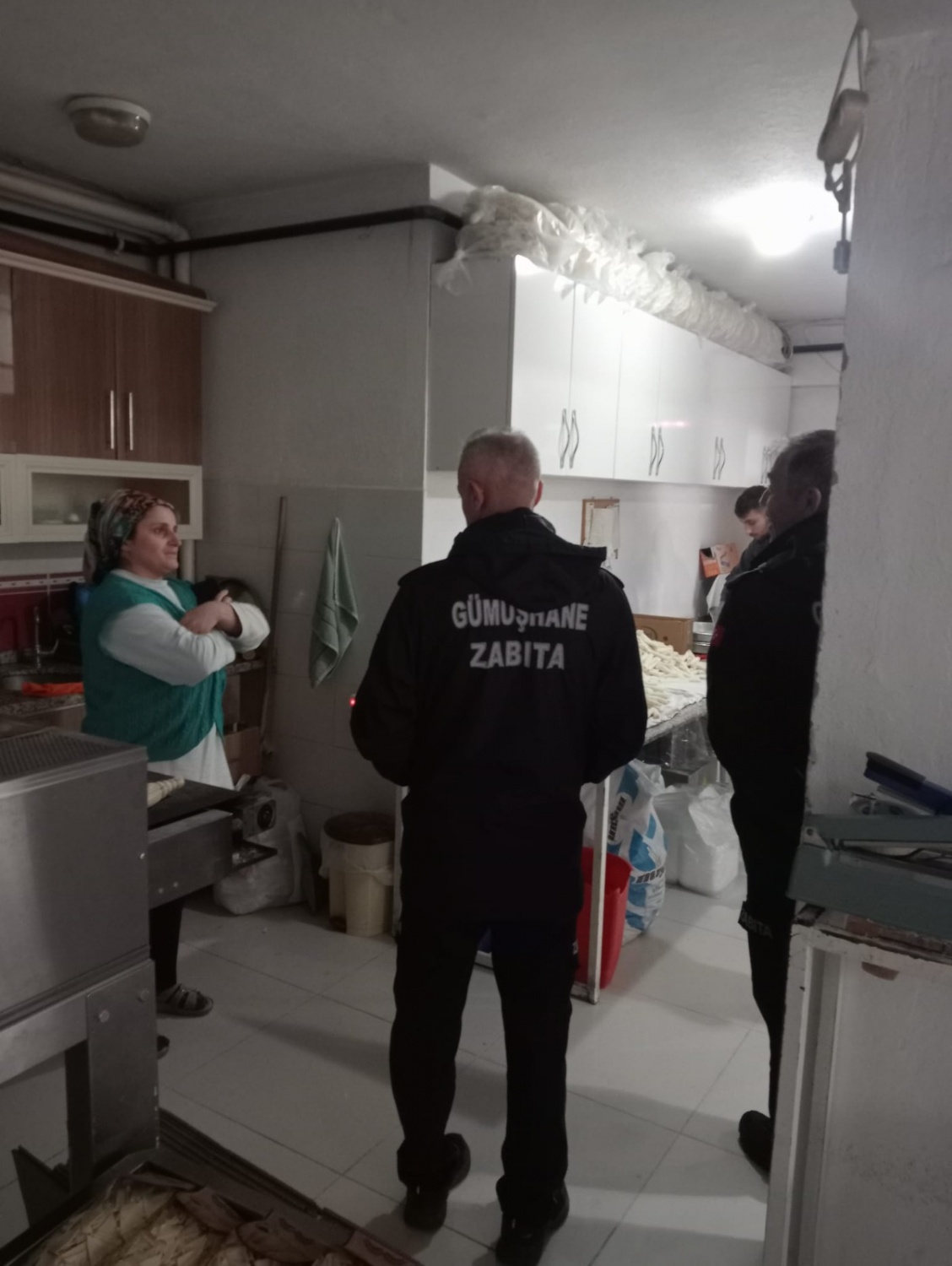 Zabıta ekiplerinden yılbaşı öncesi sıkı denetim 6