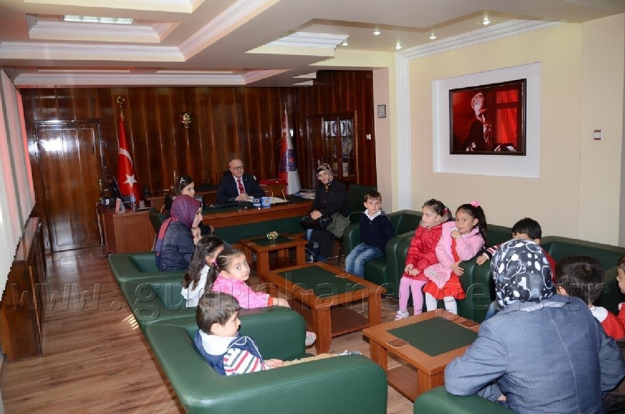 Minik Öğrencilerden İl Emniyet Müdürüne 10 Nisan Ziyareti 11