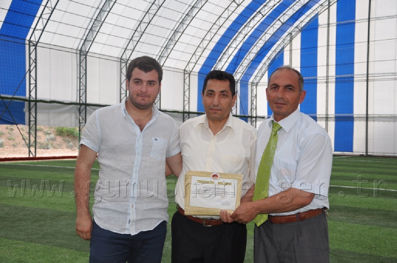 Halı Sahada Şampiyon: Milli Eğitim  11