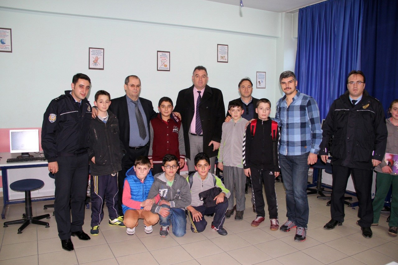 Emniyet Müdürlüğünden monitör desteği 5