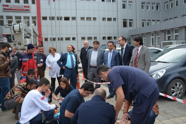 Gümüşhane Devlet Hastanesinde Gerçeği Aratmayan Yangın Tatbikatı 4