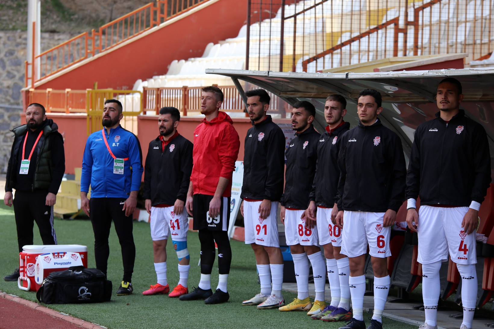Gümüş zorlu rakibinden 1 puan aldı 3