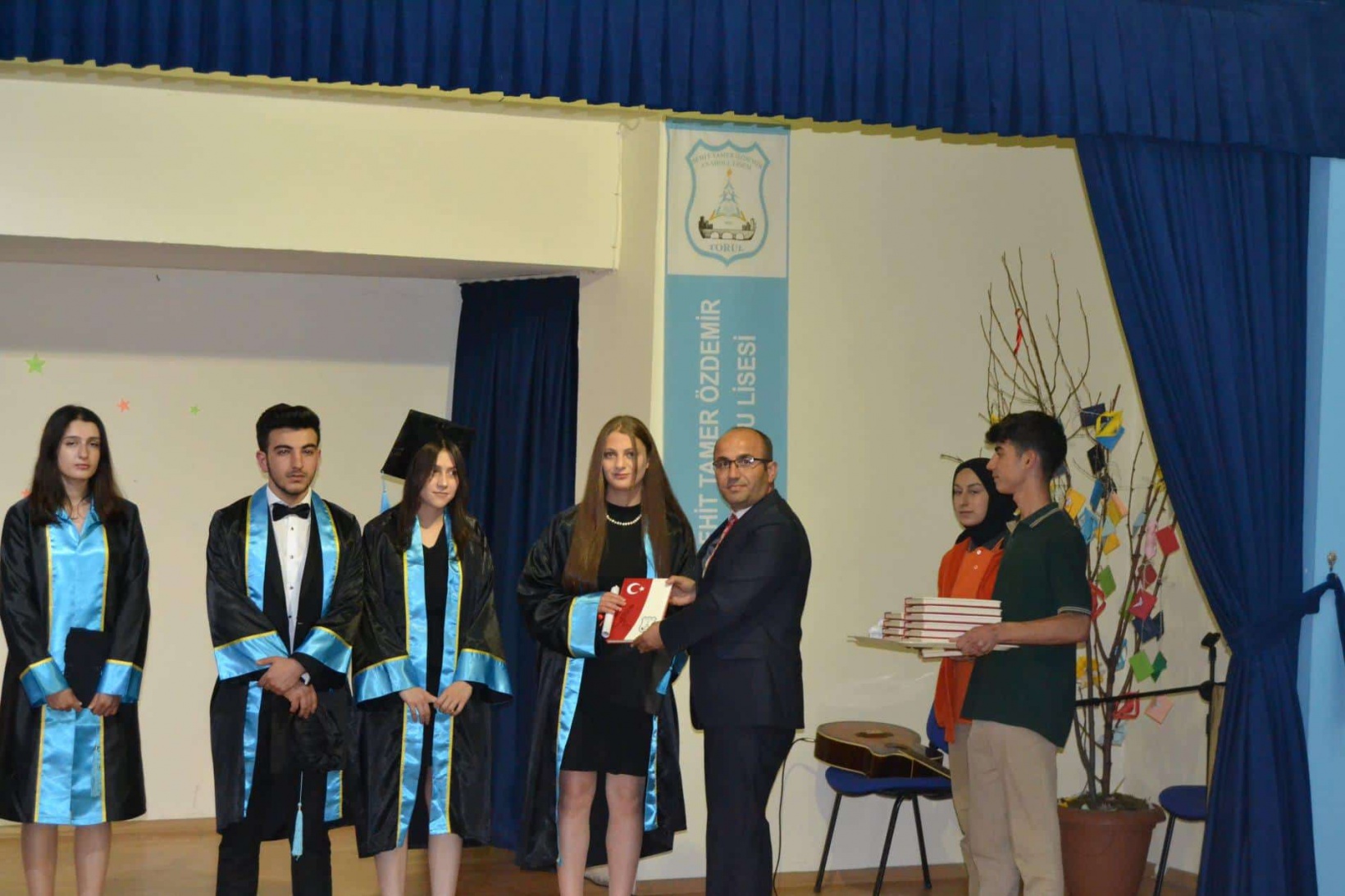 Torul’da şiir tadında mezuniyet programı 14