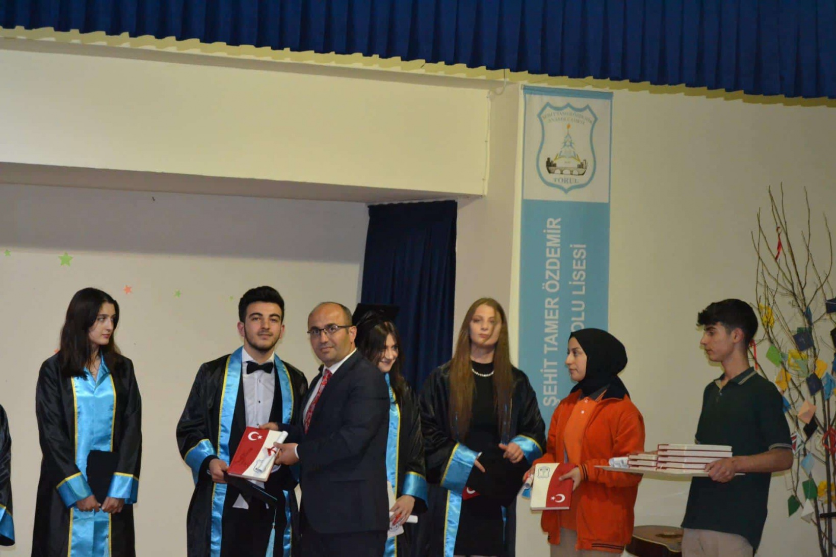 Torul’da şiir tadında mezuniyet programı 13