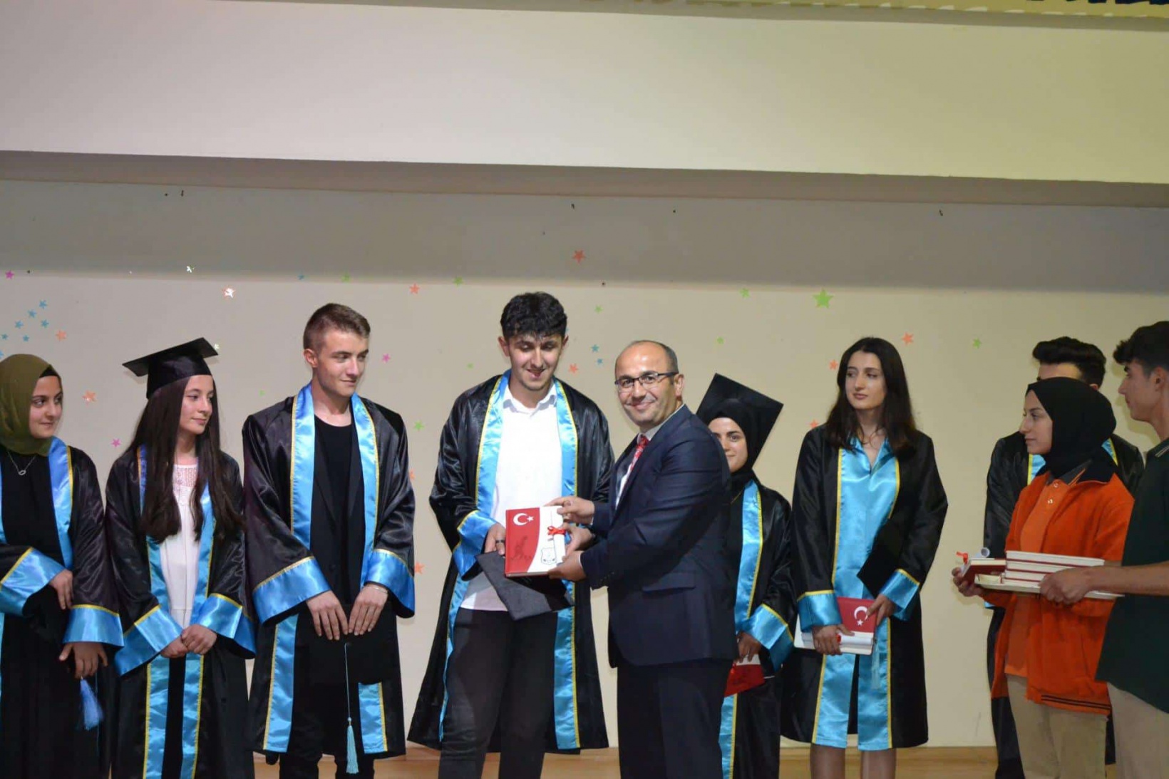 Torul’da şiir tadında mezuniyet programı 24