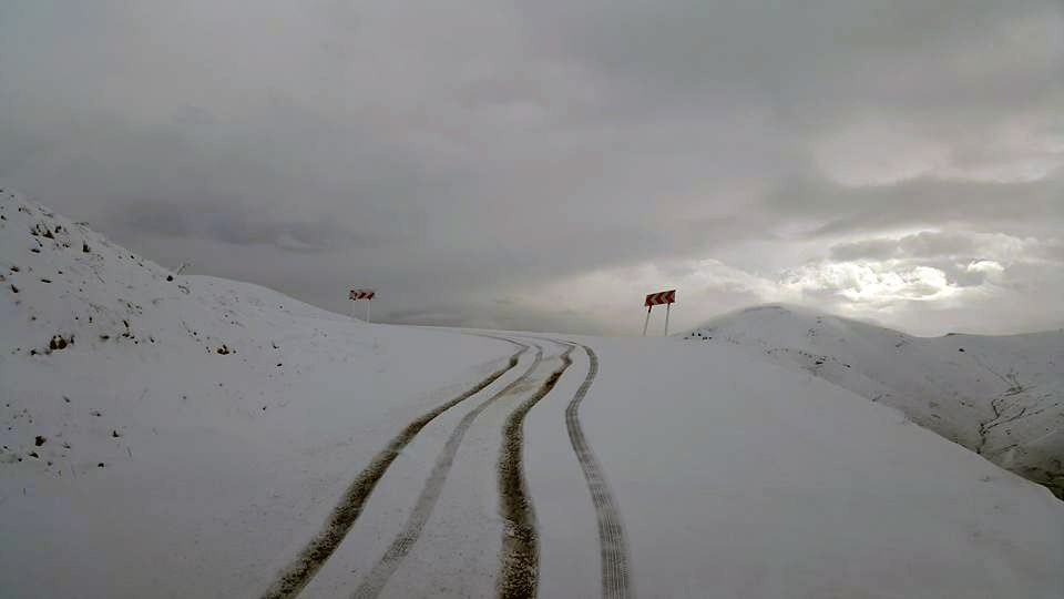 Şaka değil gerçek: Gümüşhane'ye bu gece kar yağdı 5